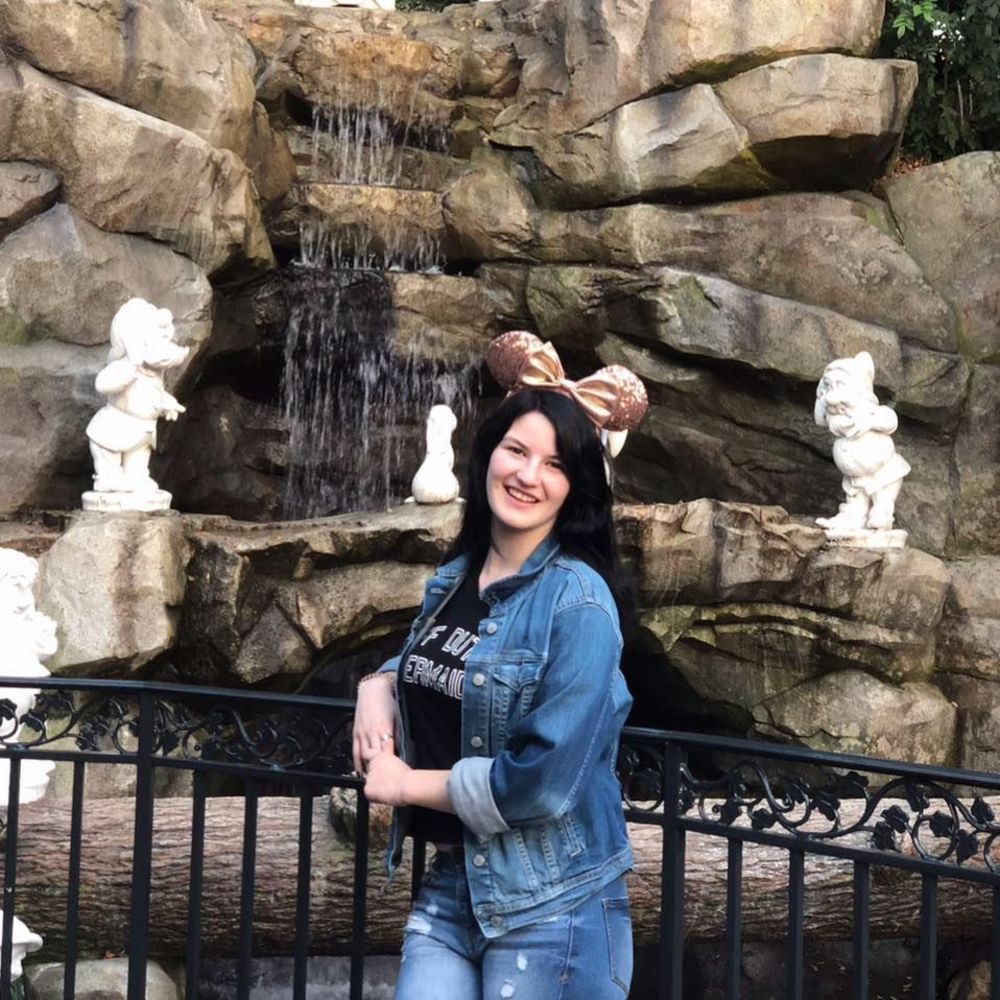 Meet your Posher, Dakota